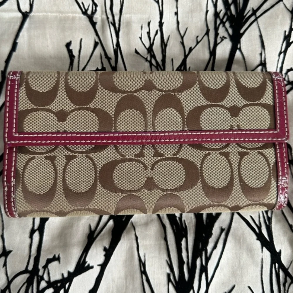 🎉Coach Signature Slim Jacquard Wallet canvas raspberry patent leather - Picture 2 of 8